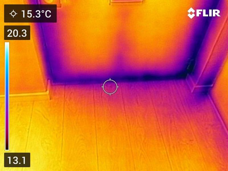 Znaczna nieszczelność skrzydeł okiennych